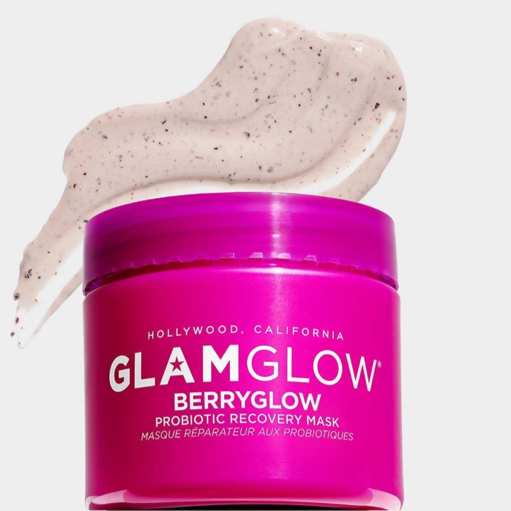GlamGlow Berry glow probiotic recovery face mask